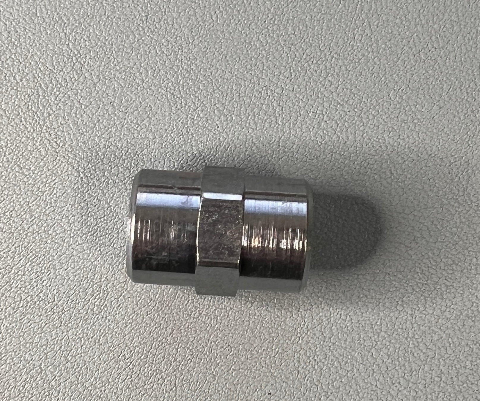 COUPLING HEX 1/4Fx1/4F Z-STEEL