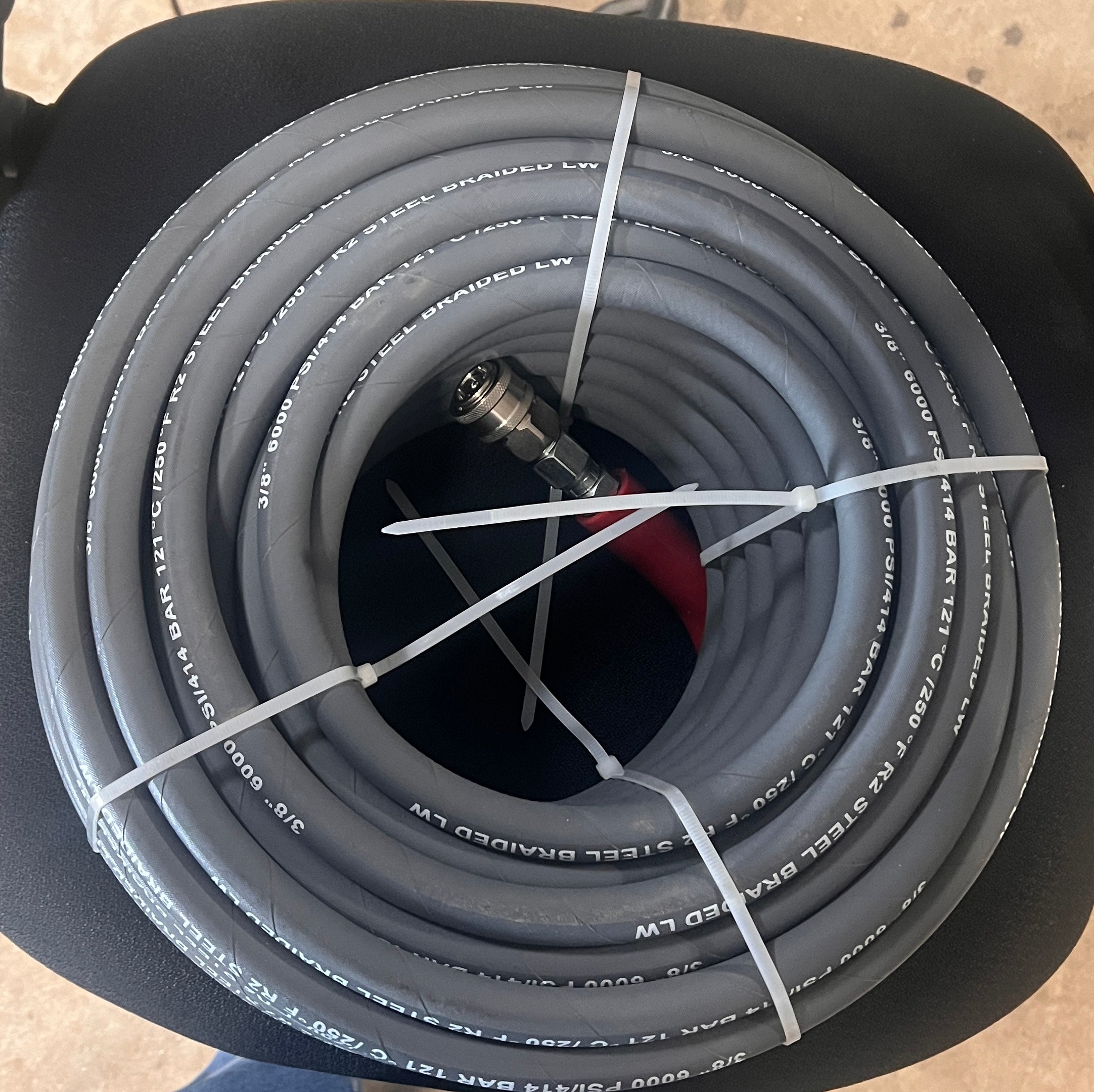 3/8" x 100' GRAY LIGHTWEIGHT SS QC R2 HOSE