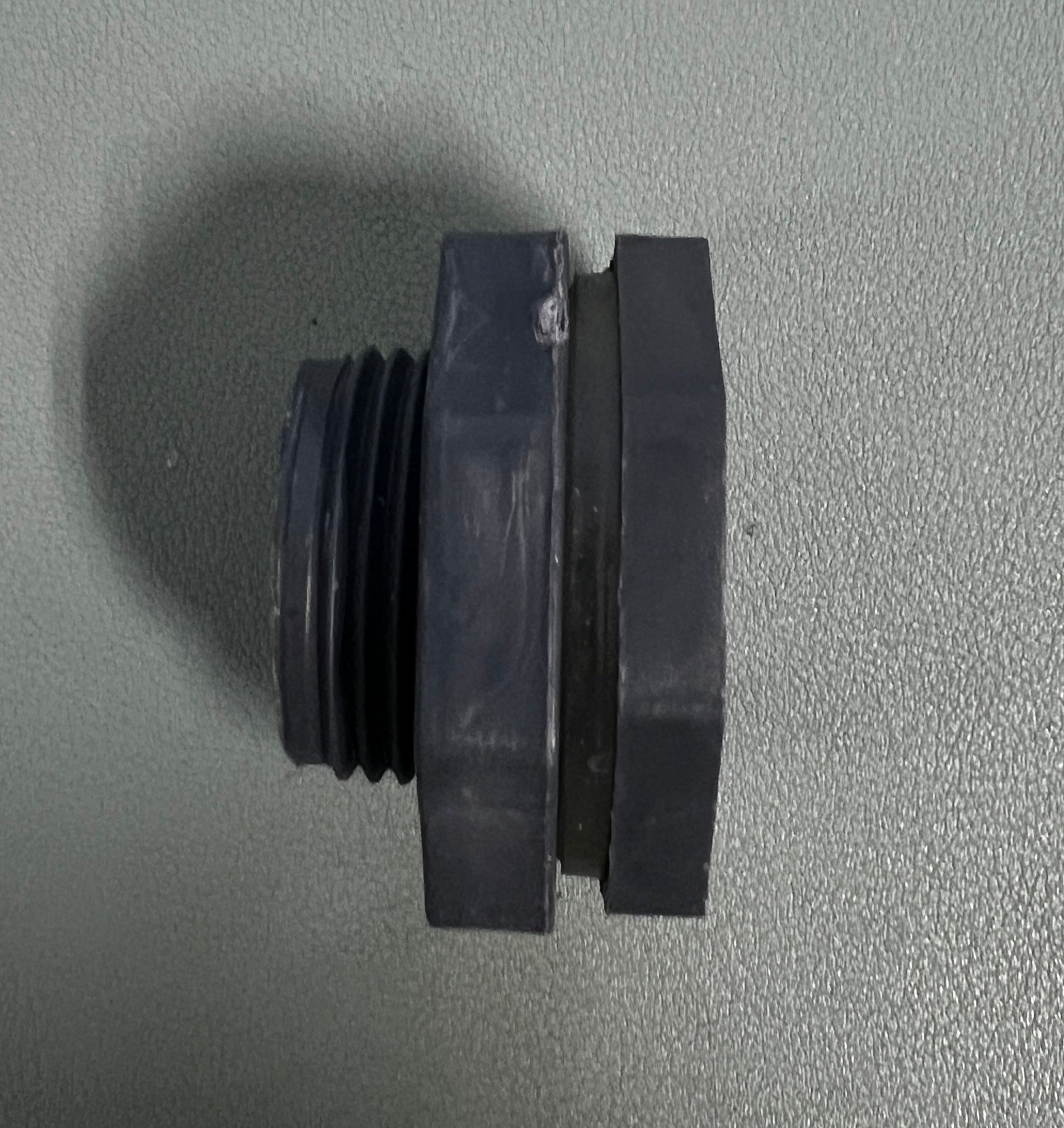 Bulkhead 1/2' thread hole diameter 1 1/4"